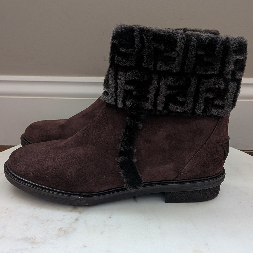 FENDI Ankle Boots Espresso Suede Logo Cuff Size‎ 40.5/10.5  Rubber Sole NWOB